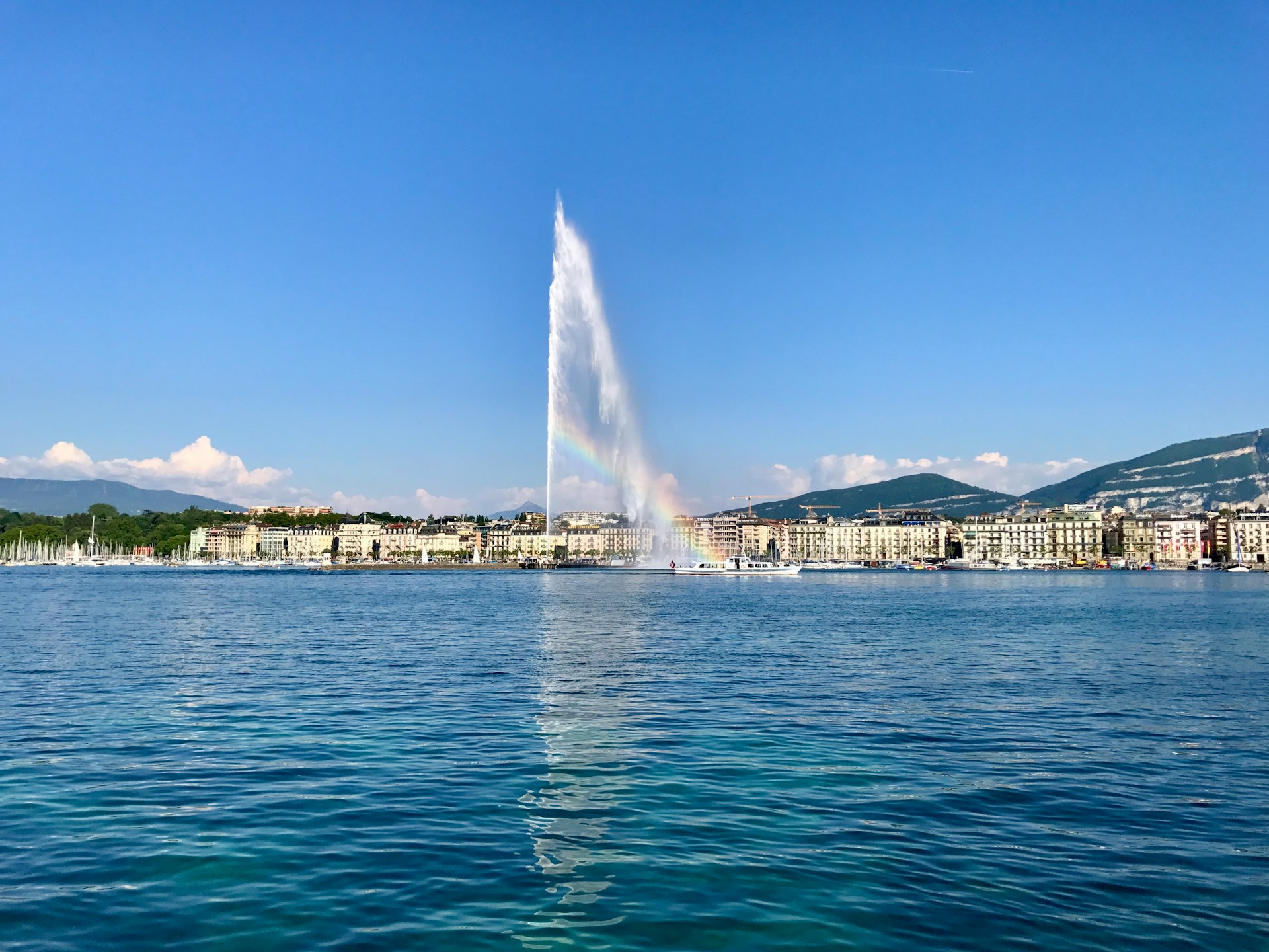 Genève de nuit avec le Jet d'Eau